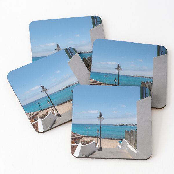 Aperçu de l'œuvre Promenade de Playa Blanca créée et vendue par iCimages.net.