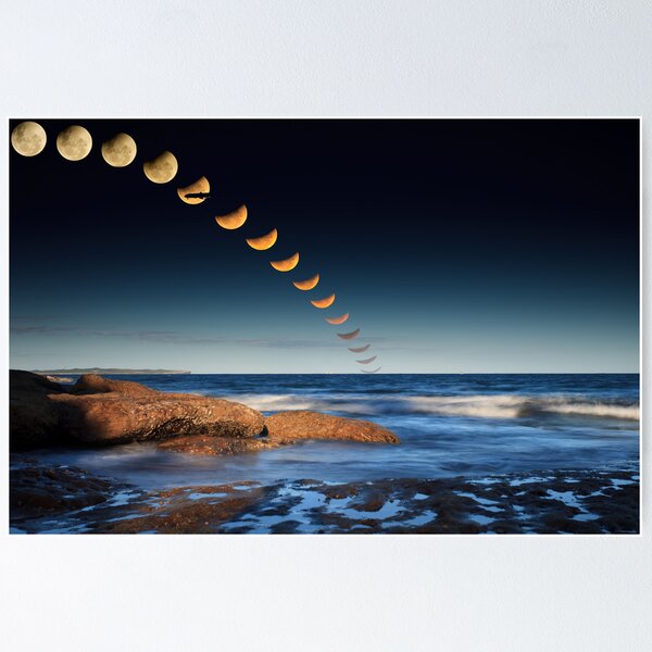 Artikelvorschau, The December 2010 Summer Solstace Lunar Eclipse entworfen und verkauft von David de Groot.