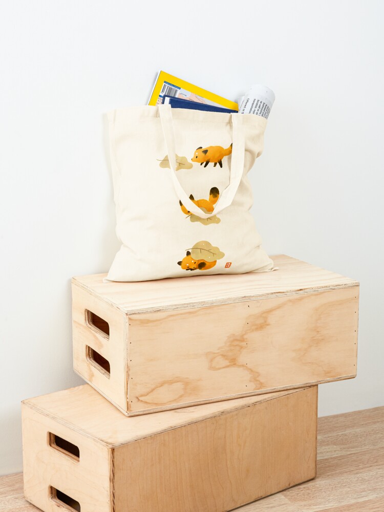 Alternate view of Fox and leaf blanket Tote Bag