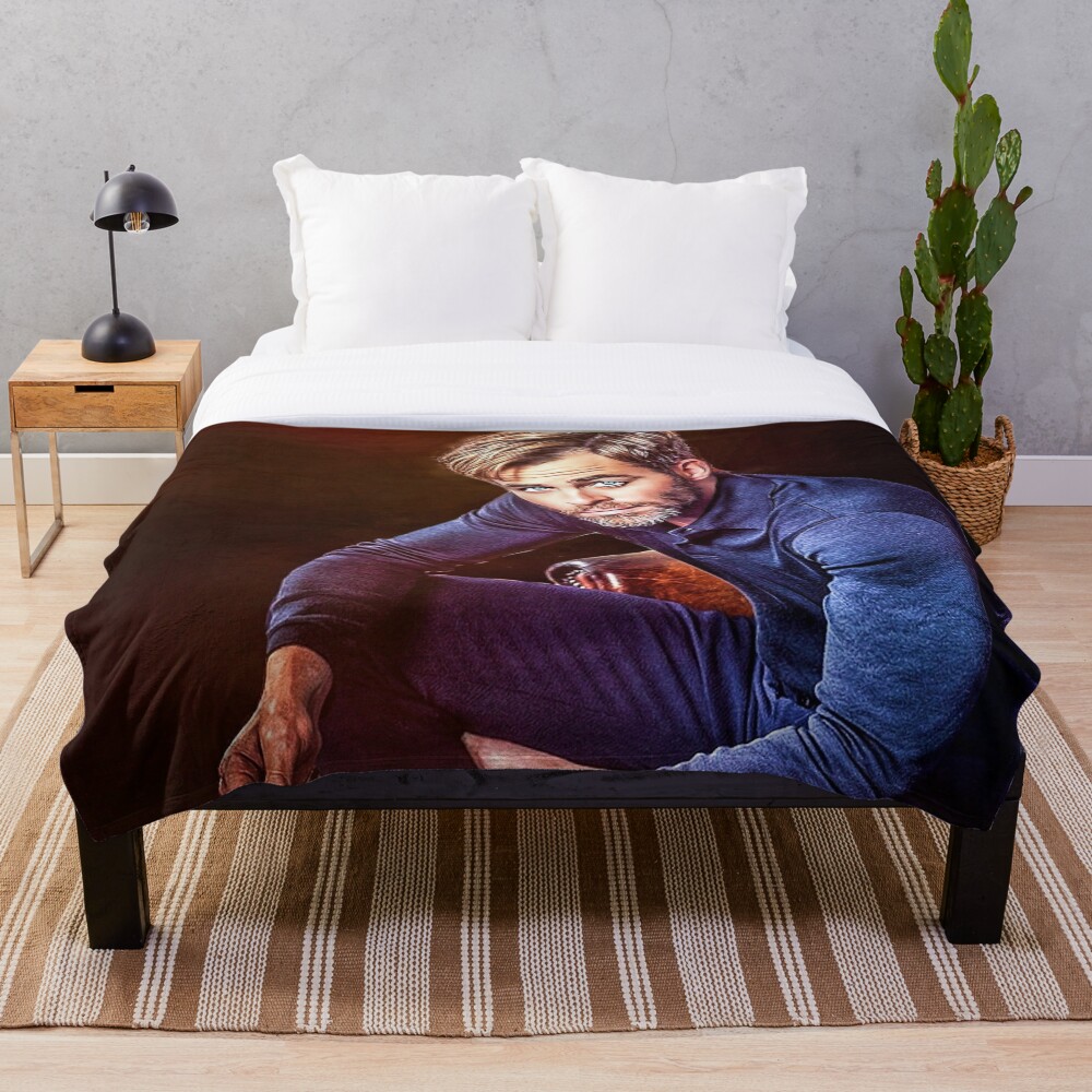 Chris Pine Throw Blanket