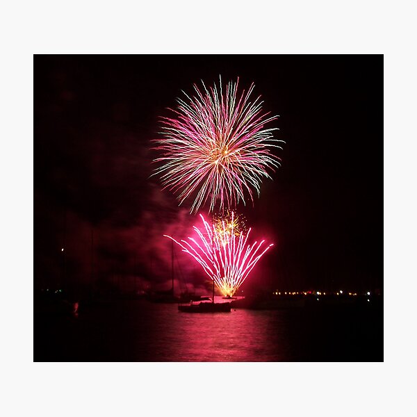 Artikelvorschau, fireworks entworfen und verkauft von kerrie black.