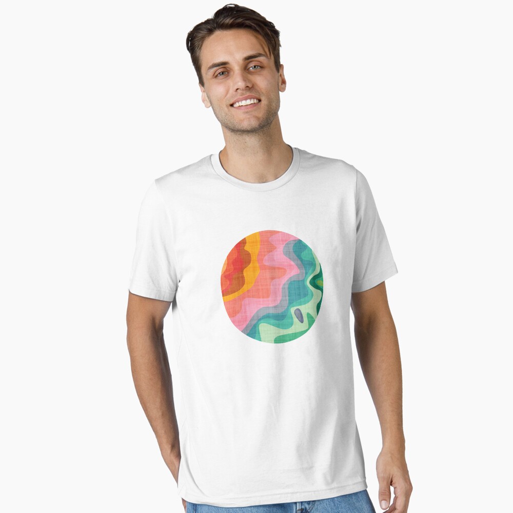 Aperçu de l'œuvre T-shirt essentiel créée et vendue par lisajaynemurray.
