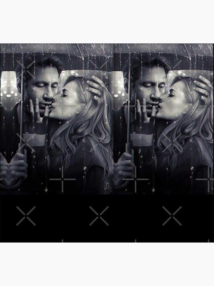 Disover Mulder & Scully: Kiss under the rain Socks