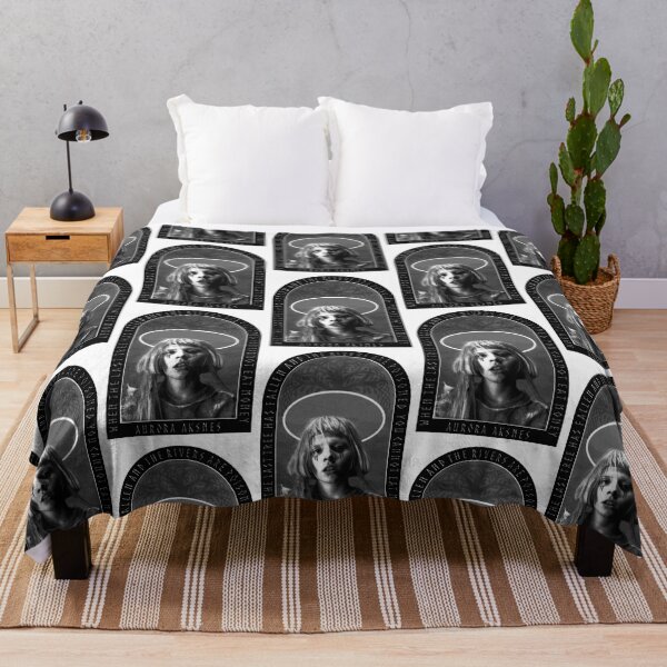 Aurora Aksnes - You Cannot Eat Money Throw Blanket