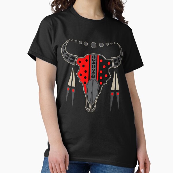 Vista previa del artículo con la obra «Cráneo de búfalo y plumas (rojo)», diseñado y vendido por MelvinWarEagle.