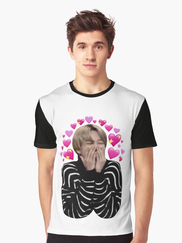 Thumbnail 1 von 5, Grafik T-Shirt, Jimin liebt es designt und verkauft von kaptenzissou.