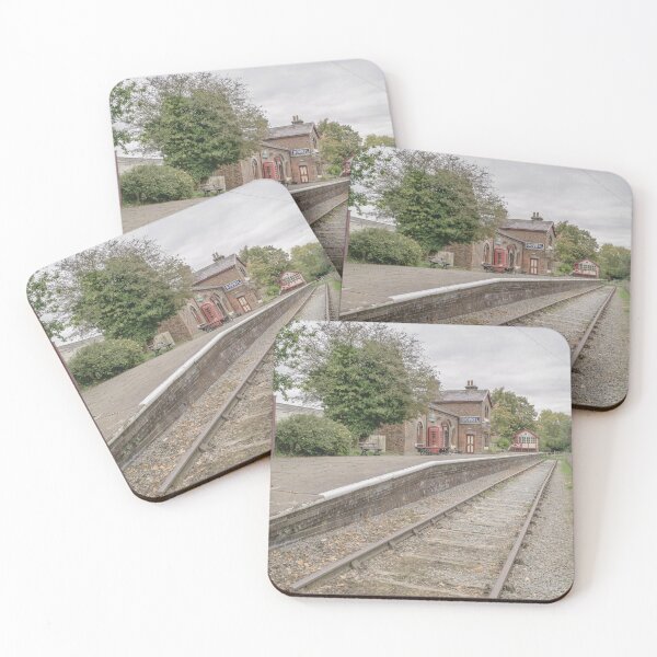 Artikelvorschau, Hadlow Road 1950er Bahnhof, Wirral, England entworfen und verkauft von Beverley Goodwin.