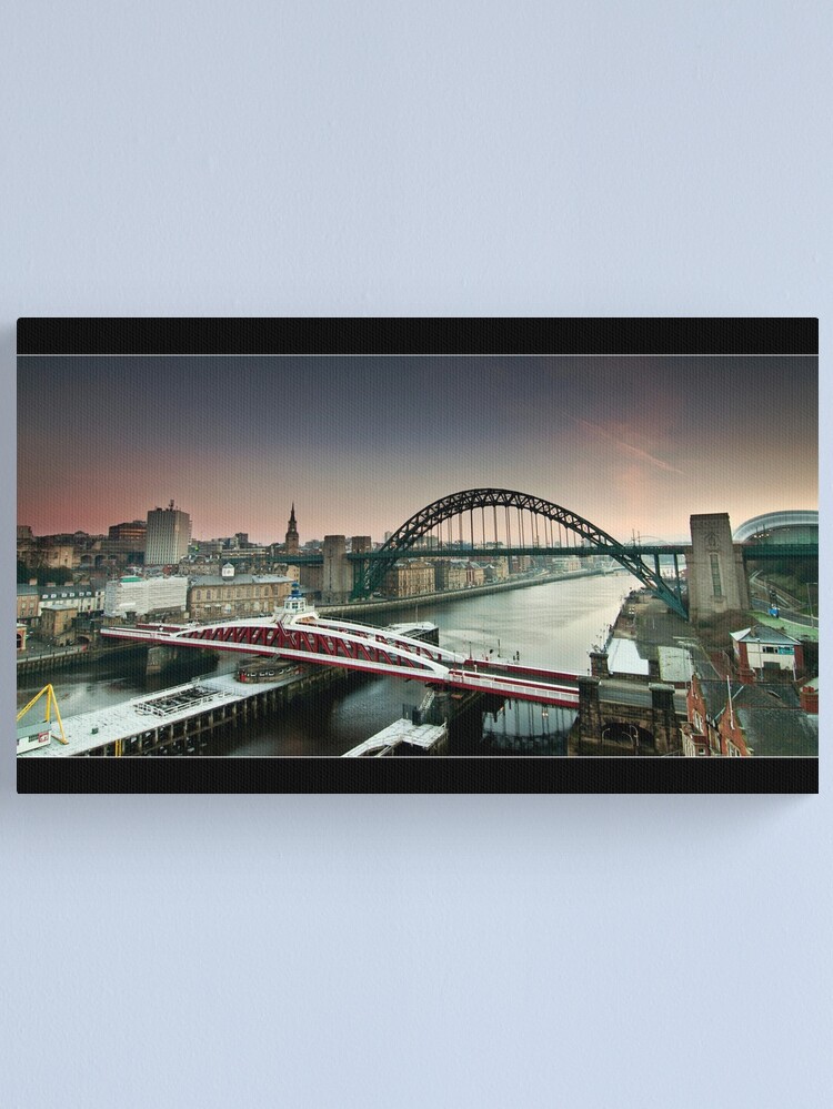 Alternate view of The city wakes Canvas Print