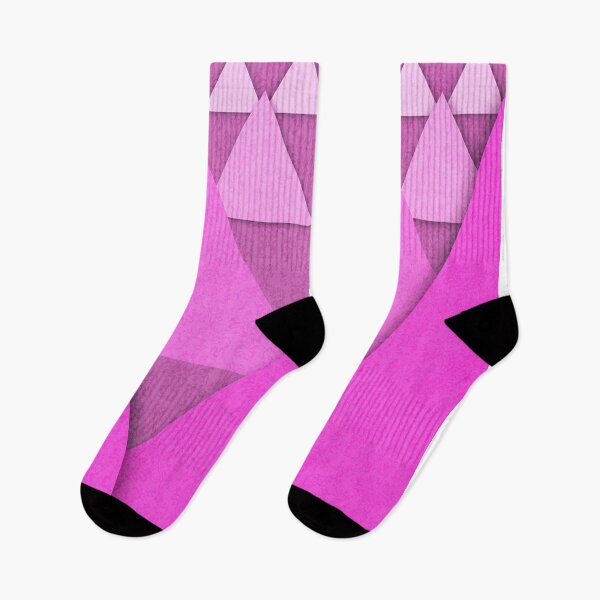 Artikelvorschau, Dreiecksformen in rosa Tönen entworfen und verkauft von Dreamscape Eclectic .