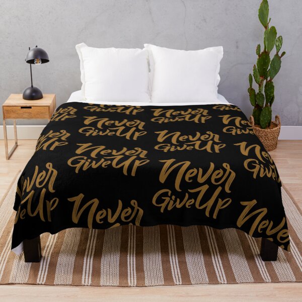 Artikelvorschau, Motivational Inspirational and Positive quote - Never give up typography text art by Word Fandom - wordfandom entworfen und verkauft von Kerry Pritchard.