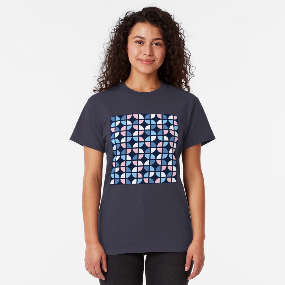 Geometric Pattern: Quarter Circle: Julia Classic T-Shirt