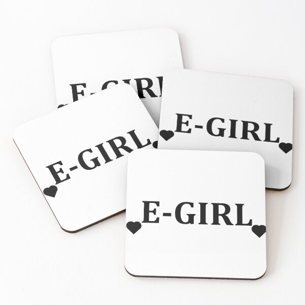 Aperçu de l'œuvre Le mot e-girl avec des coeurs créée et vendue par chubbyberry.