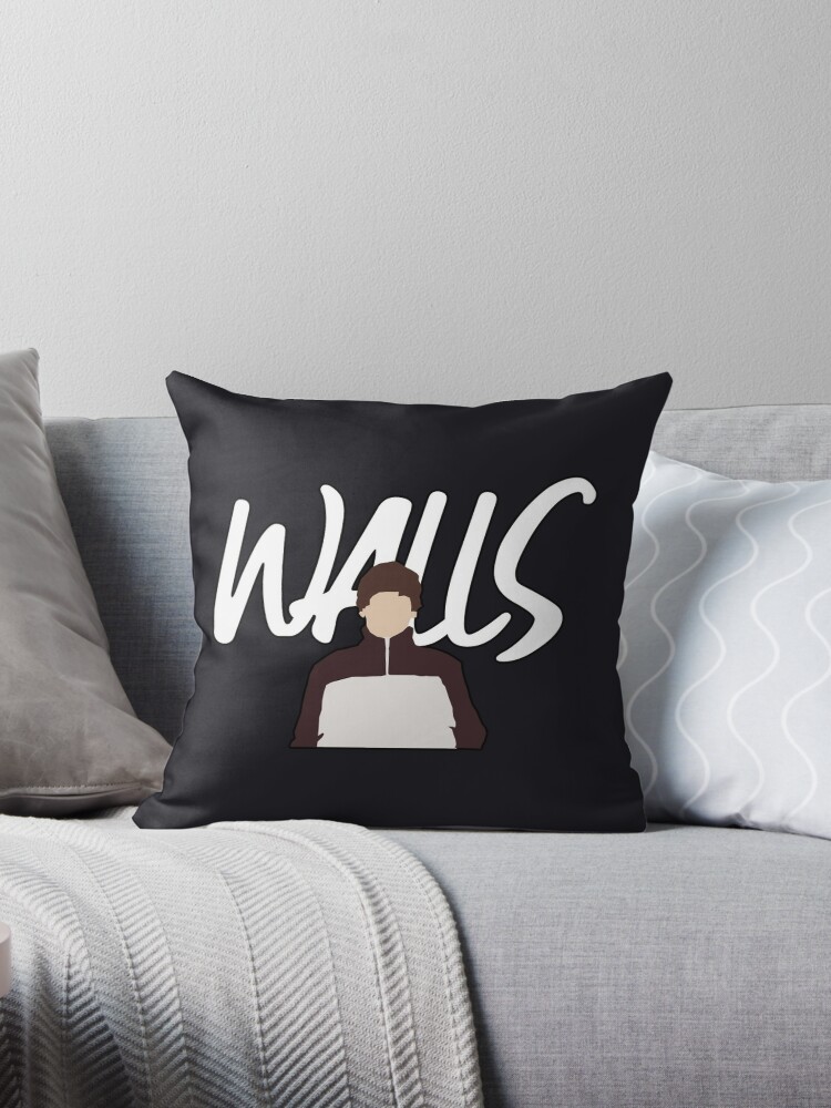 walls - louis tomlinson Throw Blanket by arttbyvalchu