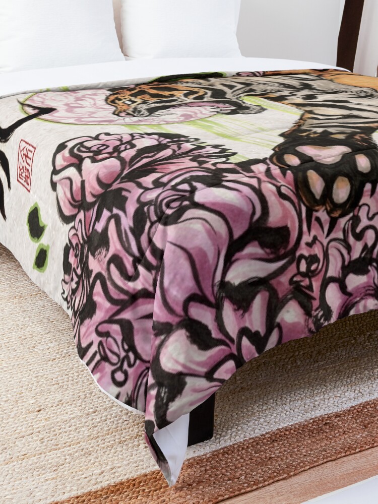 Alternate view of Tiger Comforter