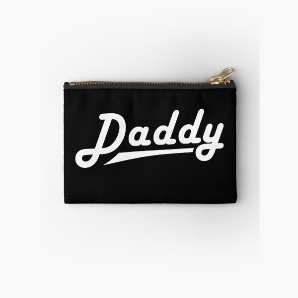 Aperçu de l'œuvre Papa | Design de papa de style baseball avec soulignement classique - « Papa » créée et vendue par PollysCracker.