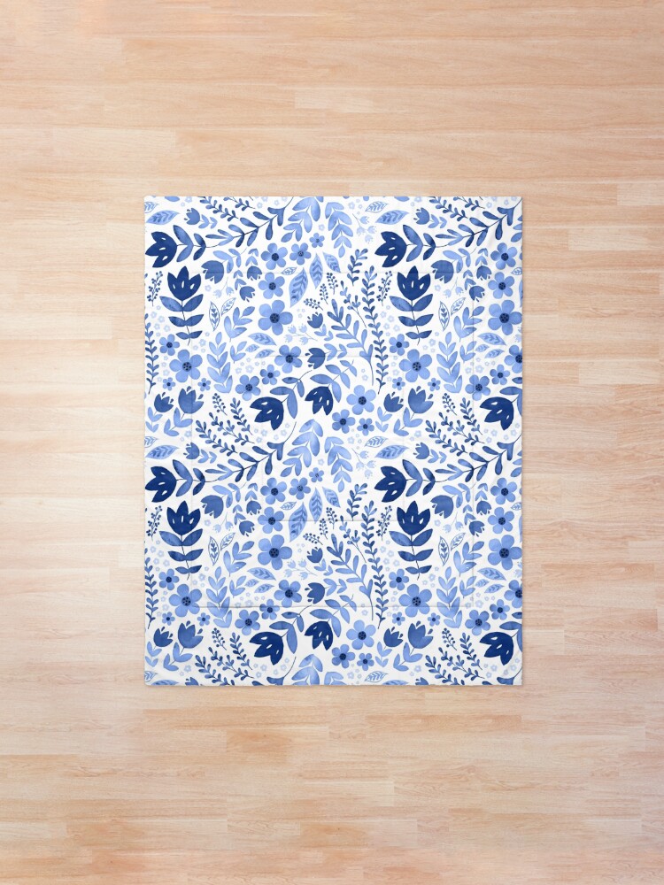 Alternate view of Blue watercolour floral Comforter