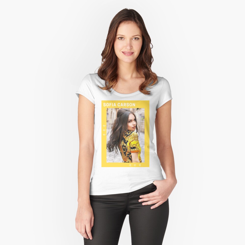 Vista previa del artículo con la obra «Camiseta entallada de cuello ancho», diseñado y vendido por debnamcarson.