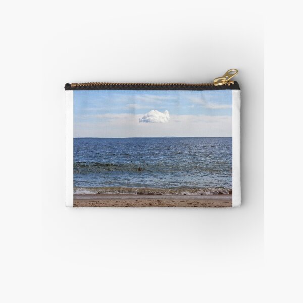 Aperçu de l'œuvre Misquamicut's Lonely Cloud créée et vendue par SHELLYP.