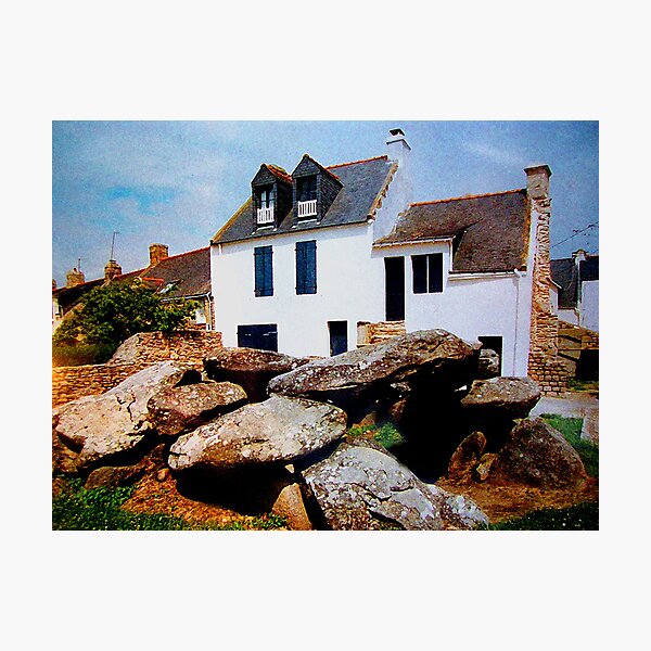 Aperçu de l'œuvre  France. Les dolmen sont de vieilles tombes. créée et vendue par Franz Roth.
