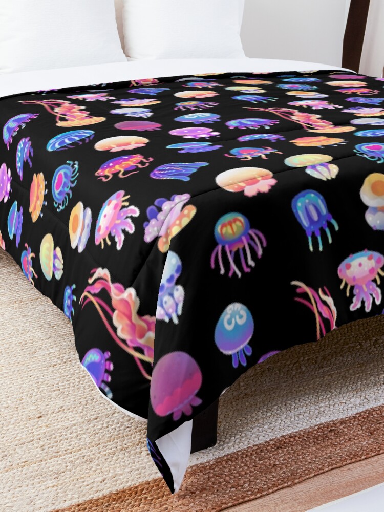 Alternate view of Jellyfish Day Comforter