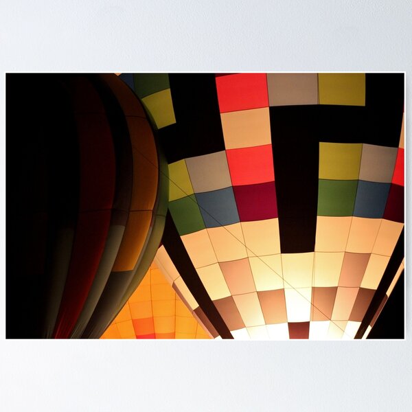 Aperçu de l'œuvre Hot Air Balloon Glow II créée et vendue par Kathleen Daley.