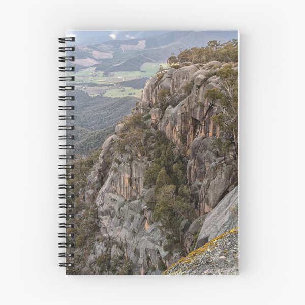 Aperçu de l'œuvre Mt Buffalo créée et vendue par Charles Kosina.