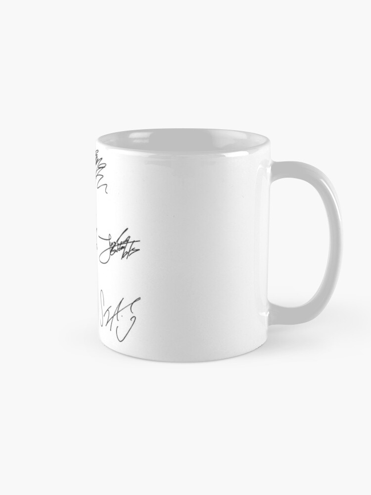 SIGNATURE BTS MUG💜