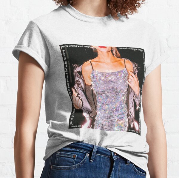 Tini Stoessel rougeoyant T-shirt classique