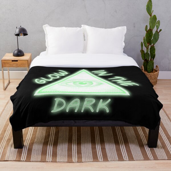 Artikelvorschau, Glow in the Dark entworfen und verkauft von AllTheDesigns.