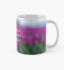standing free Mug