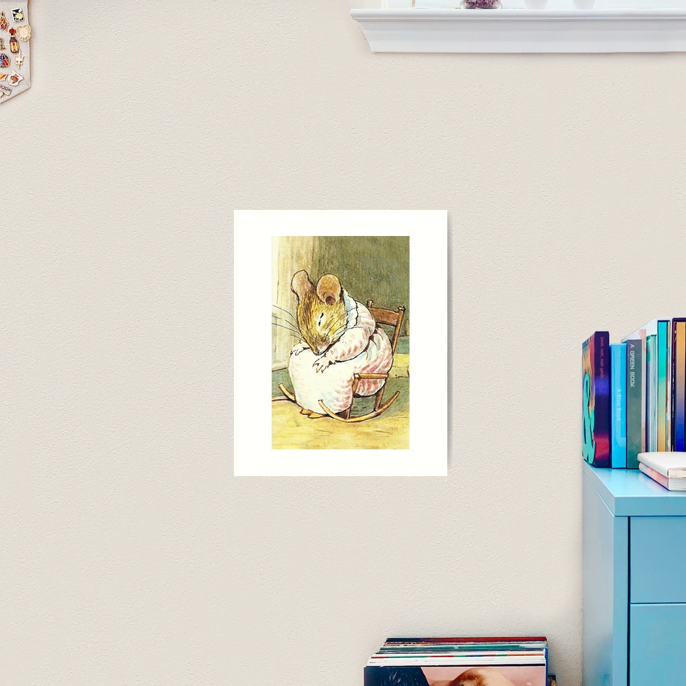 Lámina rígida for Sale con la obra «Ratón dormido en una mecedora - Beatrix  Potter» de forgottenbeauty