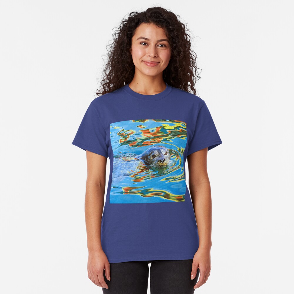 Harbor Seal in reflected color Classic T-Shirt