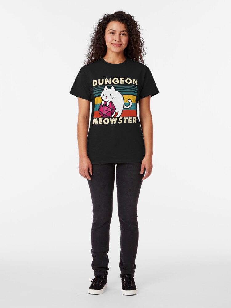 Vista alternativa de Camiseta clásica Dungeon Meowster Divertido DnD Tablero Gamer Cat D20