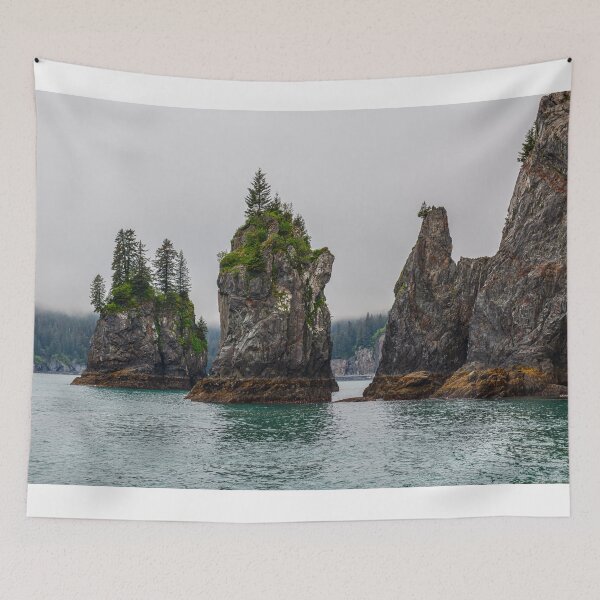 Aperçu de l'œuvre Rock Spire Seascape créée et vendue par AndyKazie.