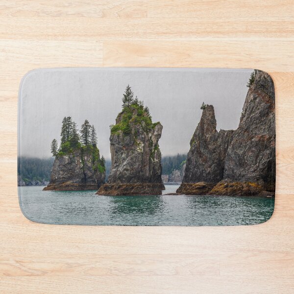 Aperçu de l'œuvre Rock Spire Seascape créée et vendue par AndyKazie.