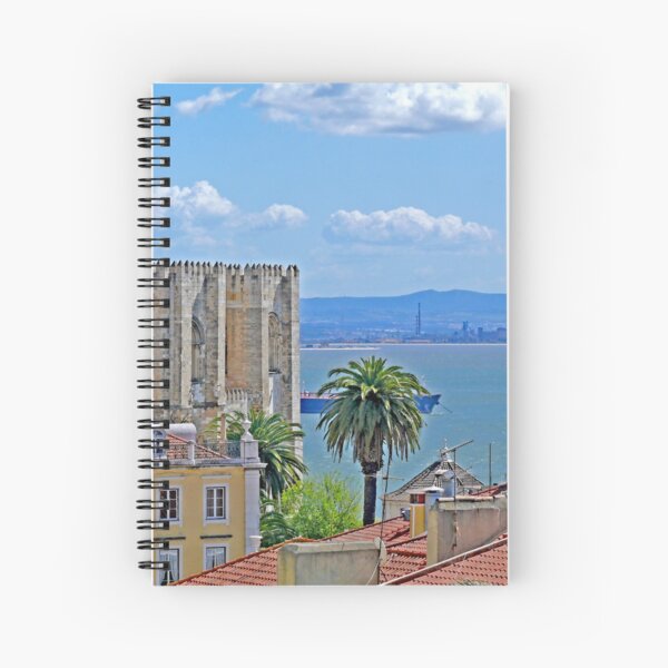 Aperçu de l'œuvre Sé de Lisboa. Cathédrale de lisbonne. Rivière Tejo. créée et vendue par Tereza Pilar  Art.