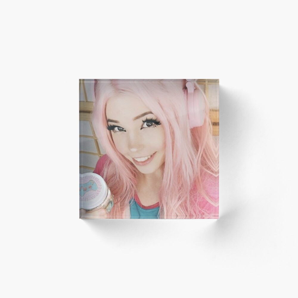 Lámina rígida for Sale con la obra «Agua de baño Belle Delphine» de  Rainfalling | Redbubble