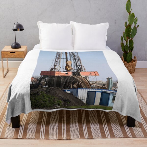 Item preview, Oil and gas drilling rig with workers designed and sold by goceris.