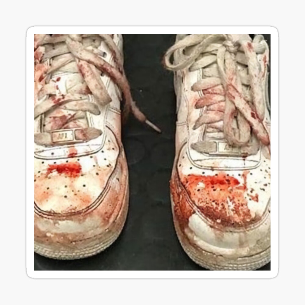 Impression photo « Bloody Air Force 1s 