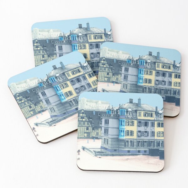 Item preview, we stroll through the narrow streets and look at the architectural buildings. We look into the Schmiedtorstrasse with its half-timbered houses and recognize the castle in the background.
The design by mallybeau Mauswohn shows a colored collage with Schm designed and sold by Mauswohn.