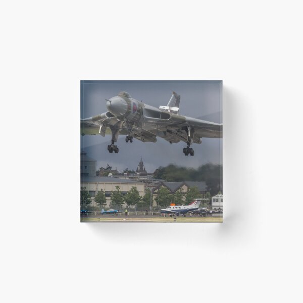 Artikelvorschau, Vulcan Bomber Landing auf der Farnborough Air Show entworfen und verkauft von cmm1234.