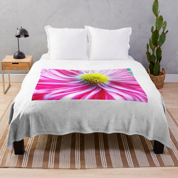 Artikelvorschau, Pink & White Flower entworfen und verkauft von SkatingGirl.