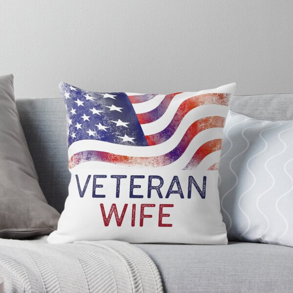 Artikelvorschau, Veteran "Proud Veteran Wife". entworfen und verkauft von KateMarc.
