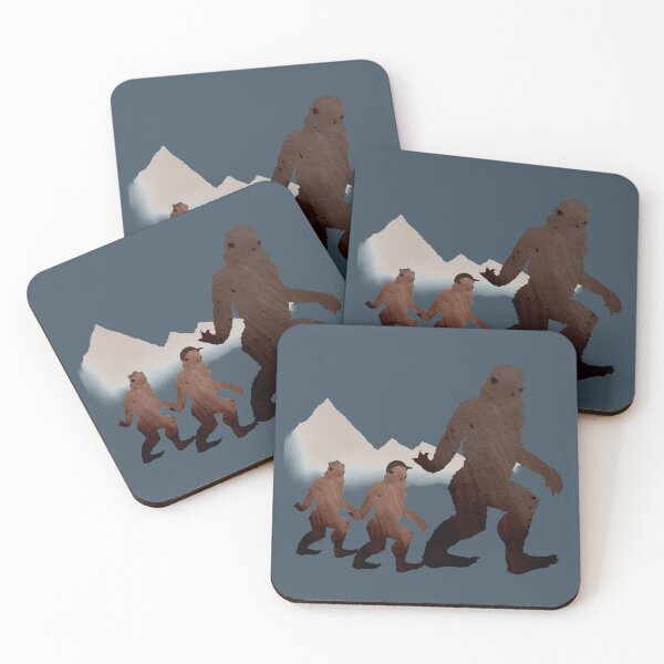Aperçu de l'œuvre Bigfoot et la famille en randonnée créée et vendue par FishWithATopHat.