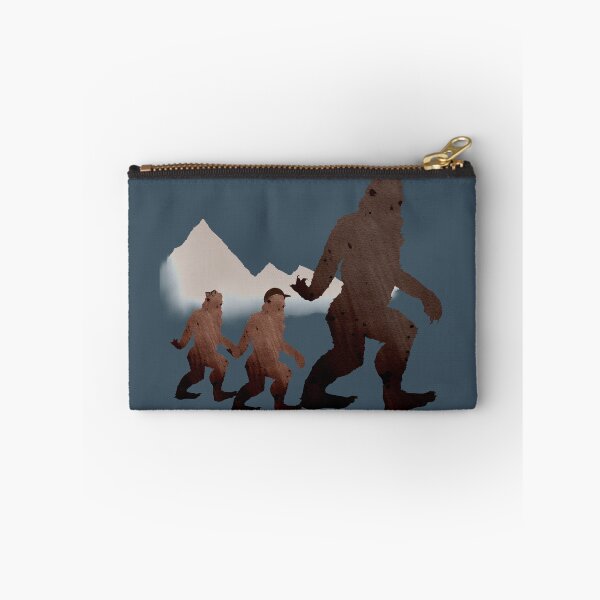 Aperçu de l'œuvre Bigfoot et la famille en randonnée créée et vendue par FishWithATopHat.