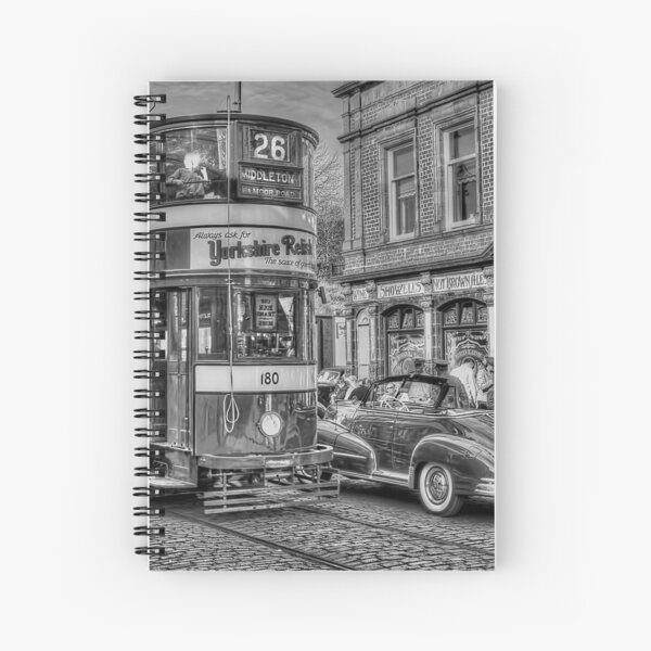 Aperçu de l'œuvre Middleton Tram - Noir et Blanc créée et vendue par Steve H Clark.
