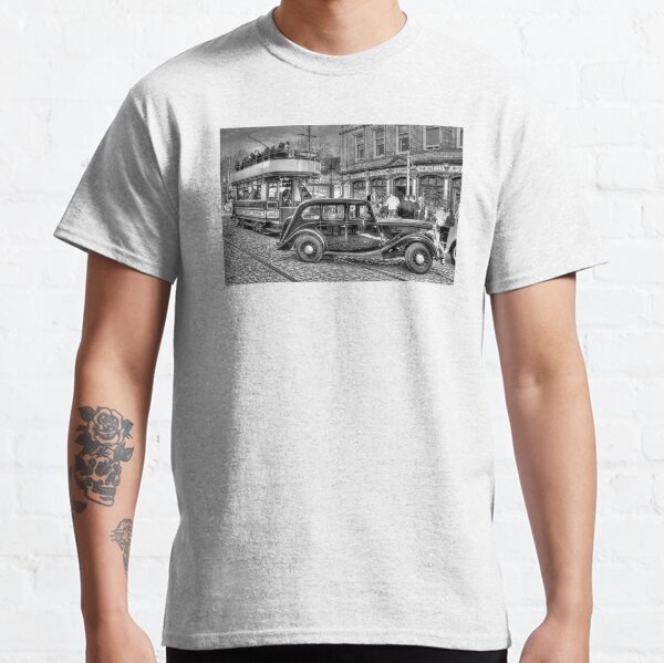 Aperçu de l'œuvre Paisley District Tram - Noir et Blanc créée et vendue par Steve H Clark.