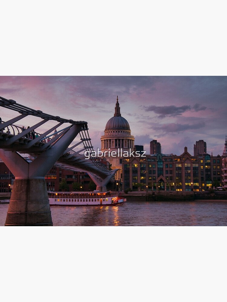 Greetings from London by gabriellaksz