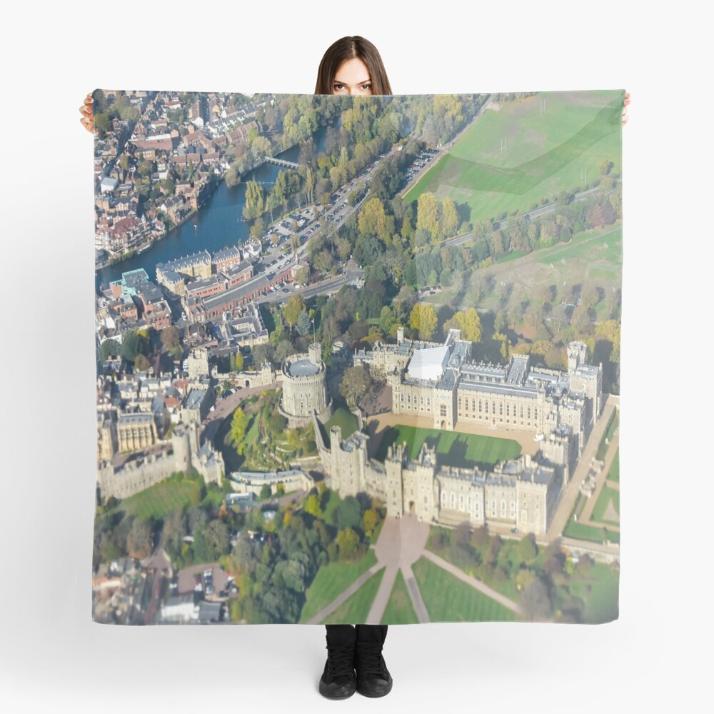 Royal Castle Scarf