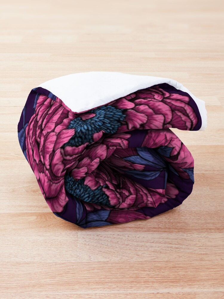 Alternate view of Pink peony bouquet Comforter